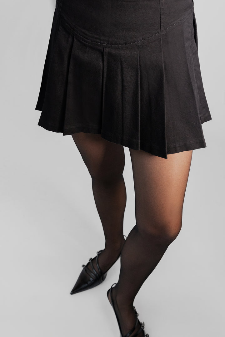 PLEATED TWILL MINI SKORT in Black — alternate angle
