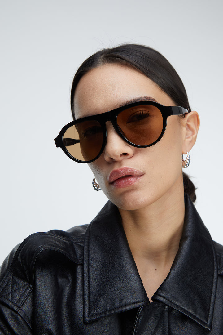 ROUND AVIATOR SUNGLASSES in Black Brown — alternate angle