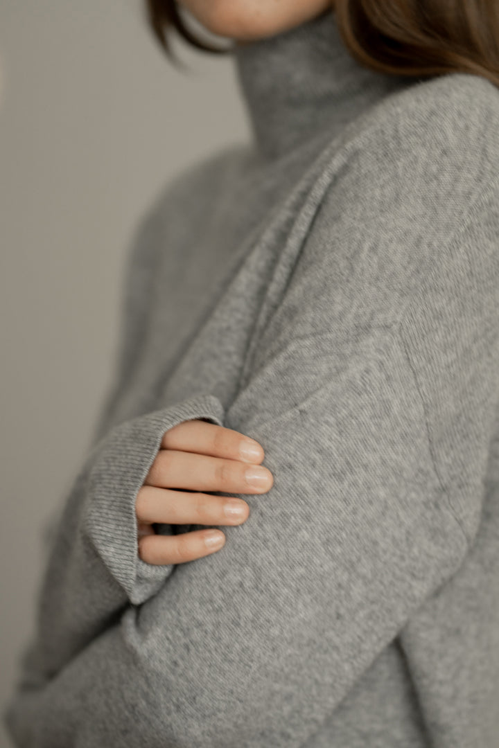 100% CASHMERE TURTLENECK SWEATER in Dark Heather Grey — alternate angle
