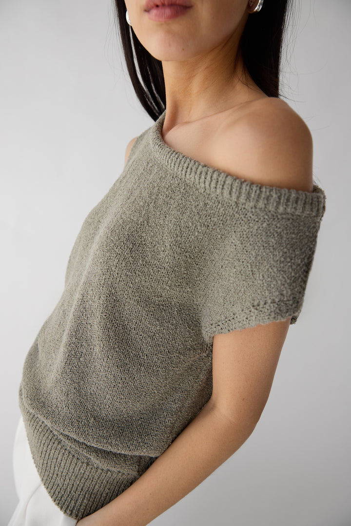 RELAXED OFF THE SHOULDER SWEATER