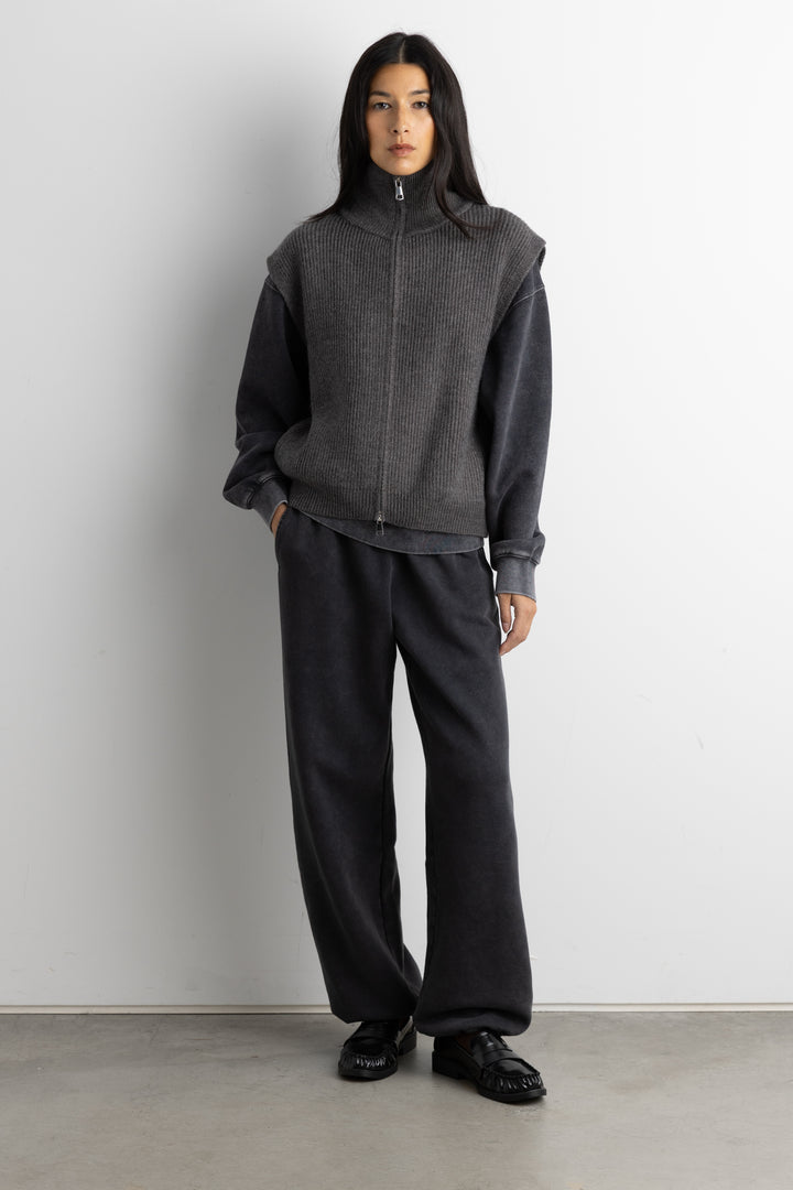 RIBBED KNIT MOCK NECK ZIP-UP SWEATER VEST in Charcoal — alternate angle