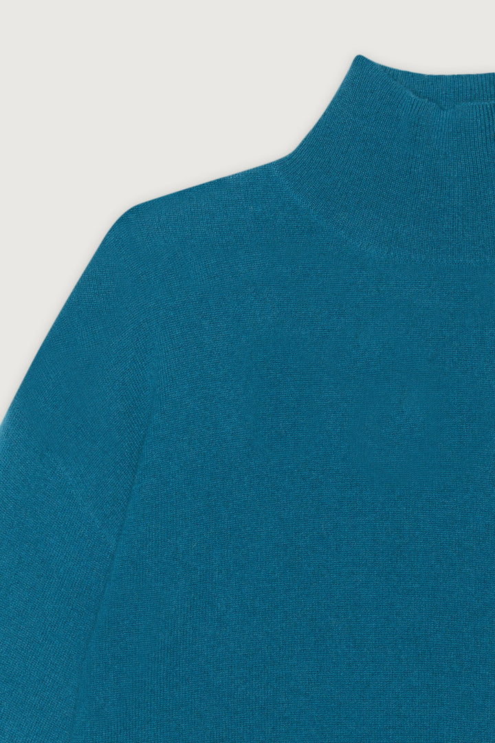 100% CASHMERE TURTLENECK SWEATER in Legion Blue — alternate angle