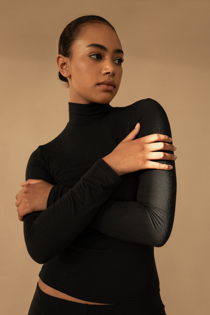 TURTLENECK LONG SLEEVE TOP in Black — alternate angle