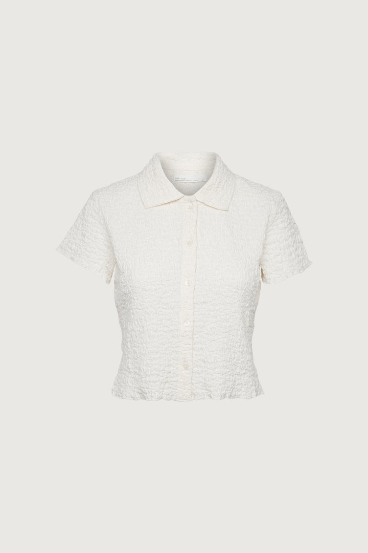 CRINKLE TEXTURED BUTTON UP TOP in Cream — alternate angle