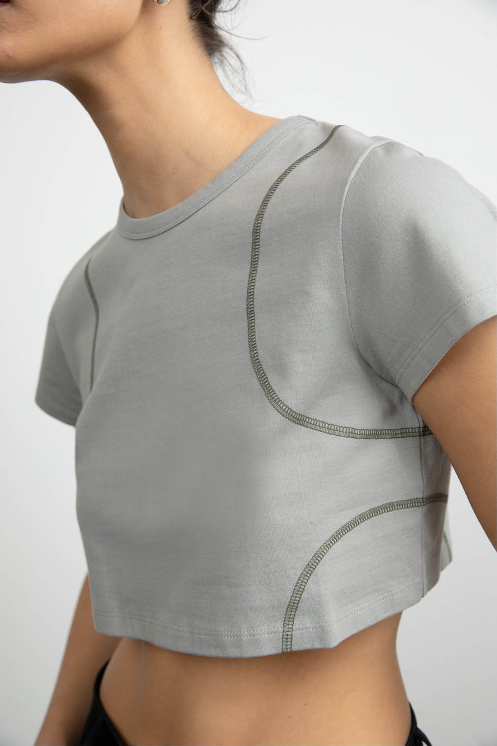 ORGANIC COTTON CROPPED TEE WITH STITCHING in Limestone — alternate angle