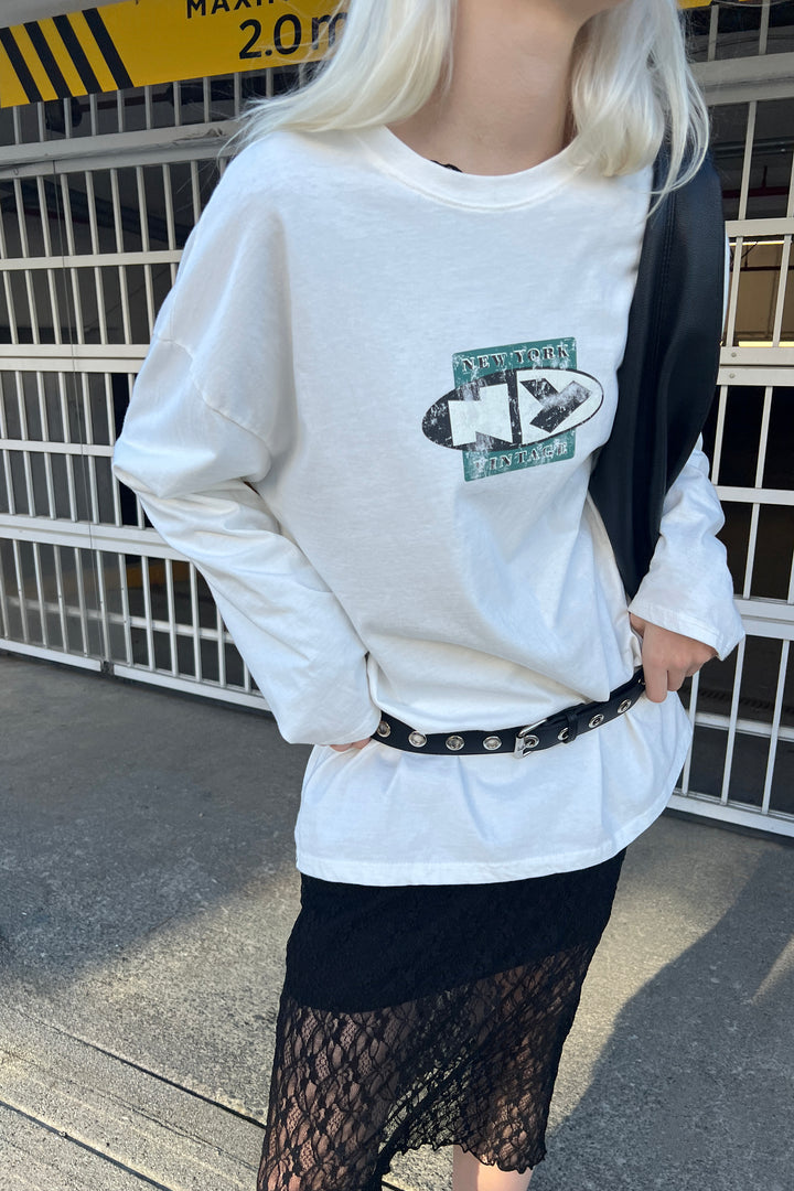 NEW YORK VINTAGE GRAPHIC TOP in White — alternate angle