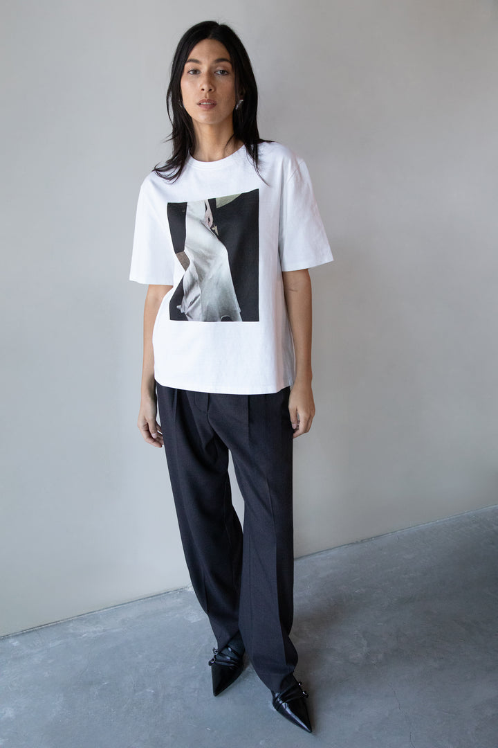 GRAPHIC PRINT T-SHIRT in White — alternate angle