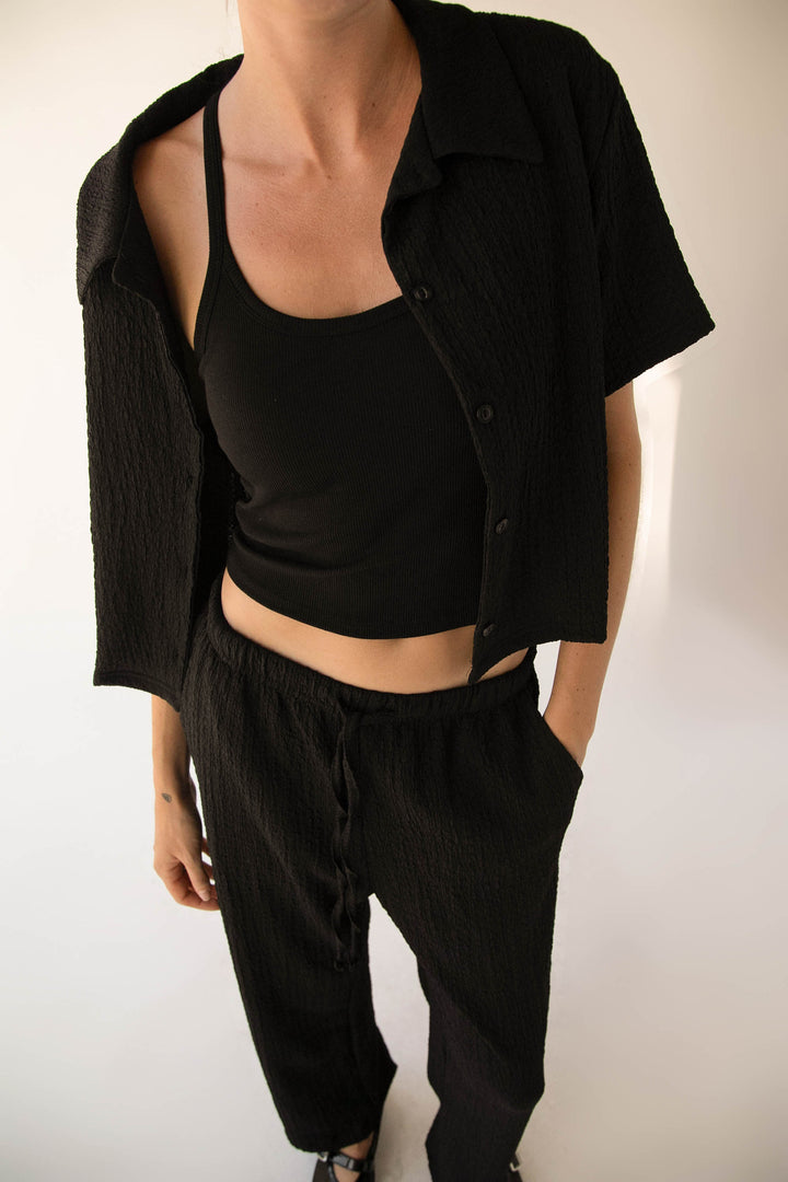 SHORT SLEEVE CRINKLE BUTTON UP in Black — alternate angle