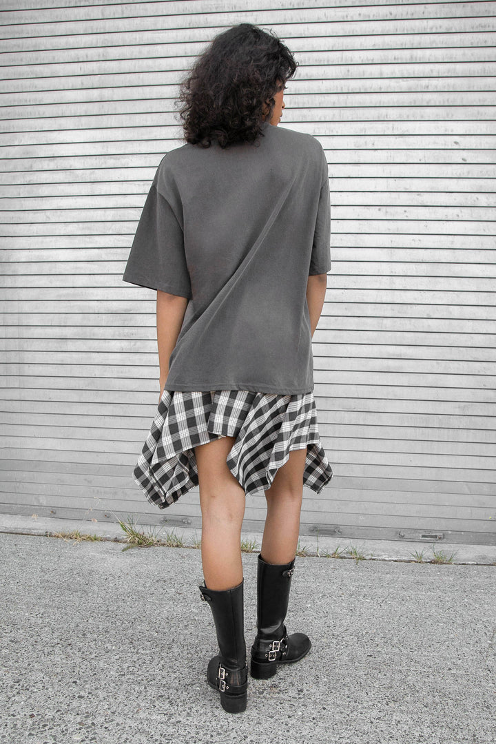 VINTAGE STYLE GRAPHIC T-SHIRT in Charcoal — alternate angle