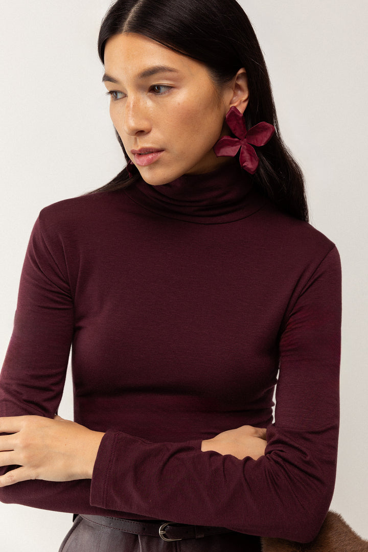 TURTLENECK LONG SLEEVE TOP in Burgundy — alternate angle
