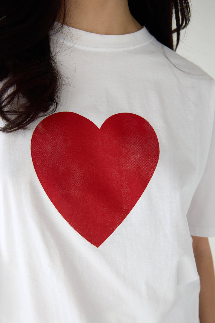 HEART GRAPHIC T-SHIRT in White — alternate angle