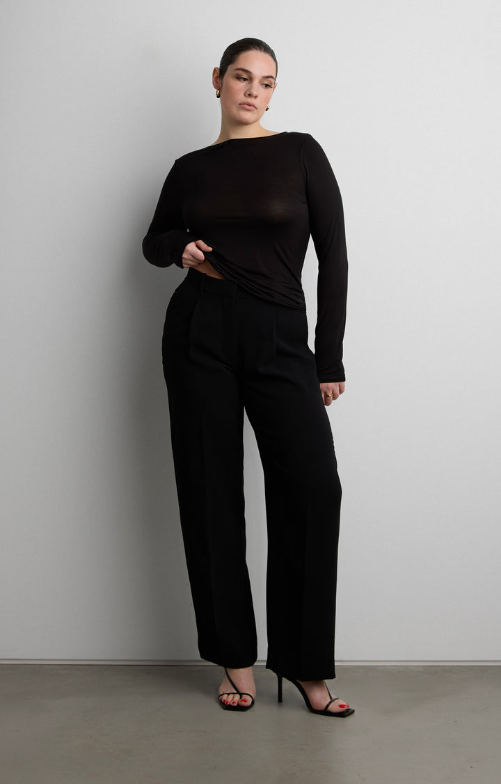 SHEER LIGHTWEIGHT BOAT NECK TOP in Black — alternate angle