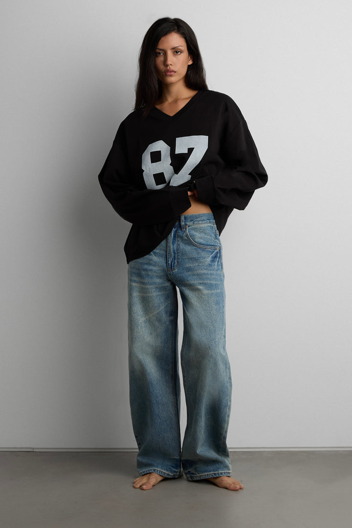 GRAPHIC PRINT V-NECK LONG SLEEVE in Black — alternate angle