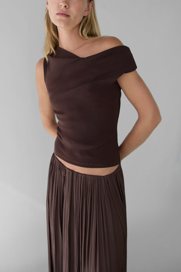 OFF THE SHOULDER TOP WITH RUCHED DETAILS in Coffee Bean — alternate angle