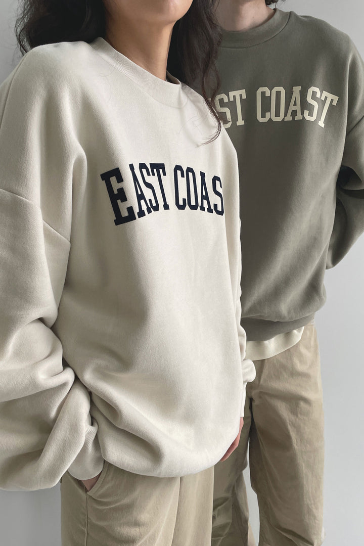 OVERSIZED GRAPHIC SWEATSHIRT in Birch Parisian Night E — alternate angle