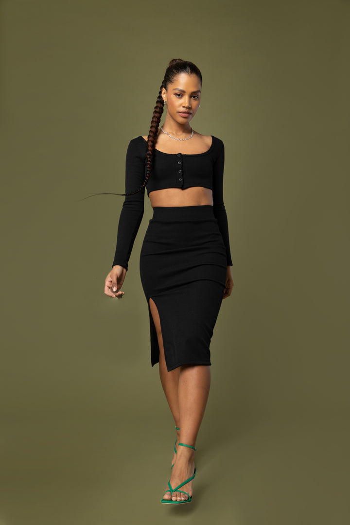 CROPPED BUTTON FRONT TOP in Black — alternate angle
