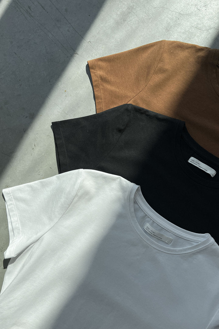 CLASSIC CREWNECK T-SHIRT in White — alternate angle