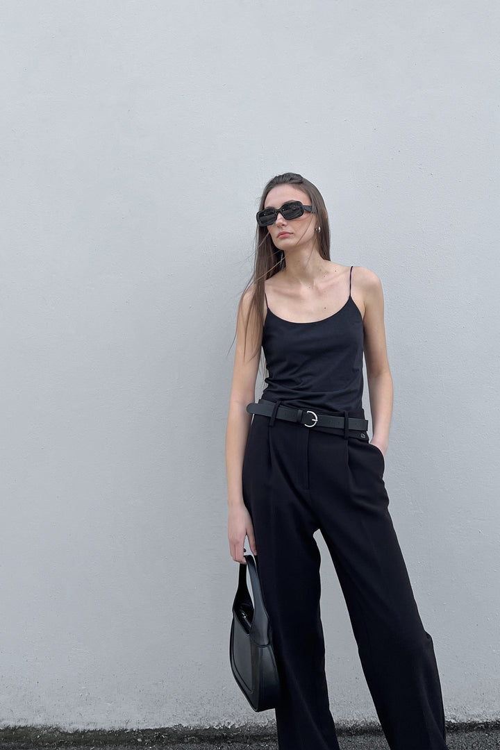 SLIM FIT TANK in Black — alternate angle