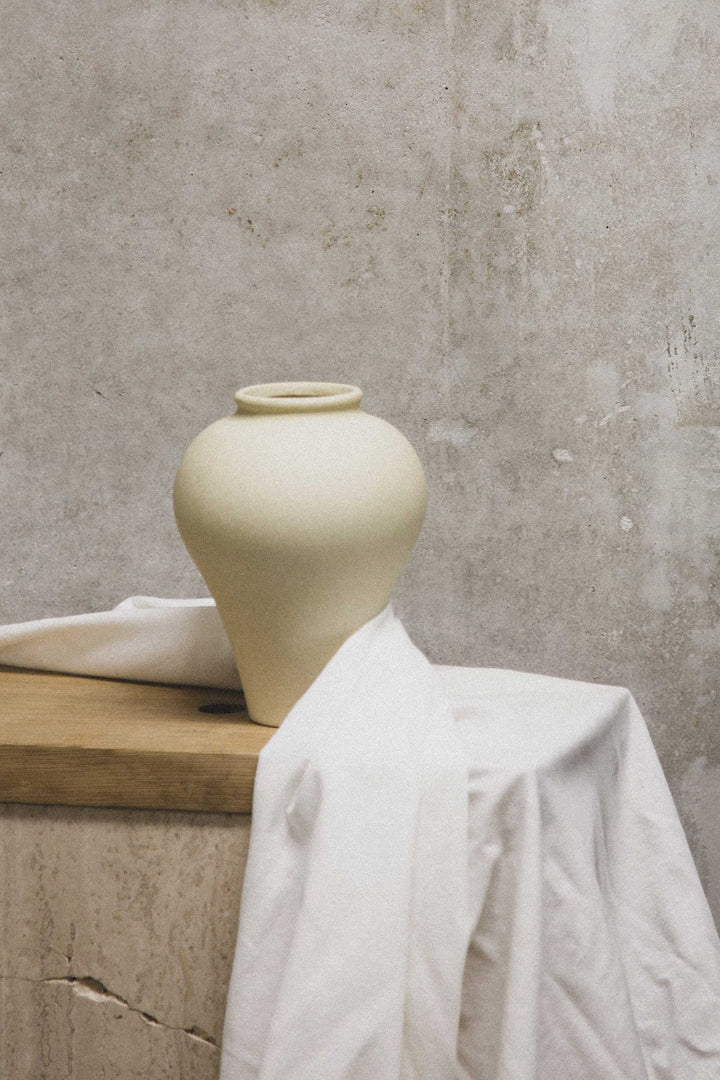 SANDSTONE SMALL VASE in Gravel — alternate angle