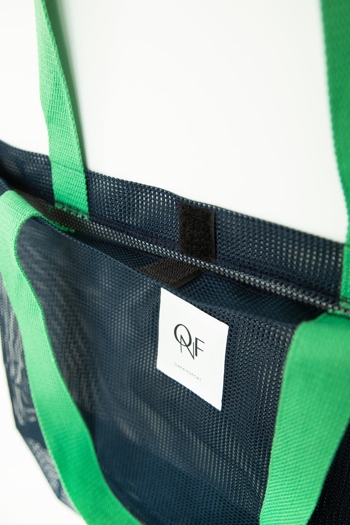 MESH TOTE BAG in Navy — alternate angle