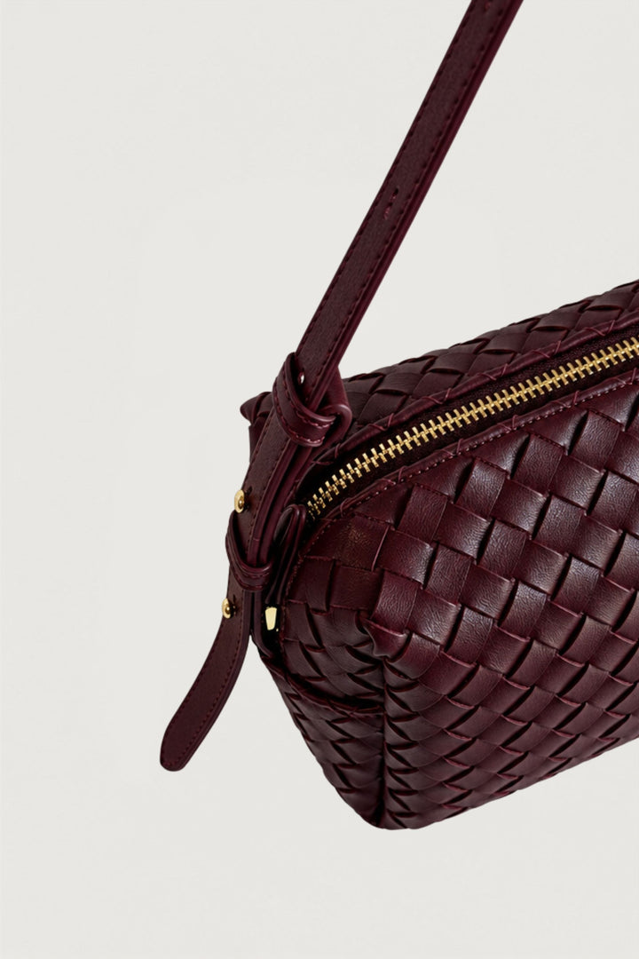 WOVEN SHOULDER BAG in Wine — alternate angle