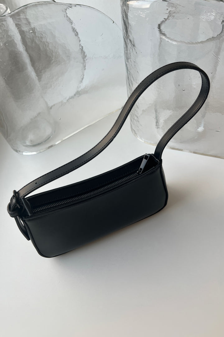 MINIMAL SHOULDER BAG