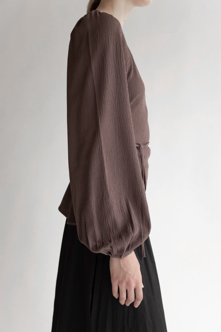 BALLOON SLEEVE TOP in Sparrow — alternate angle