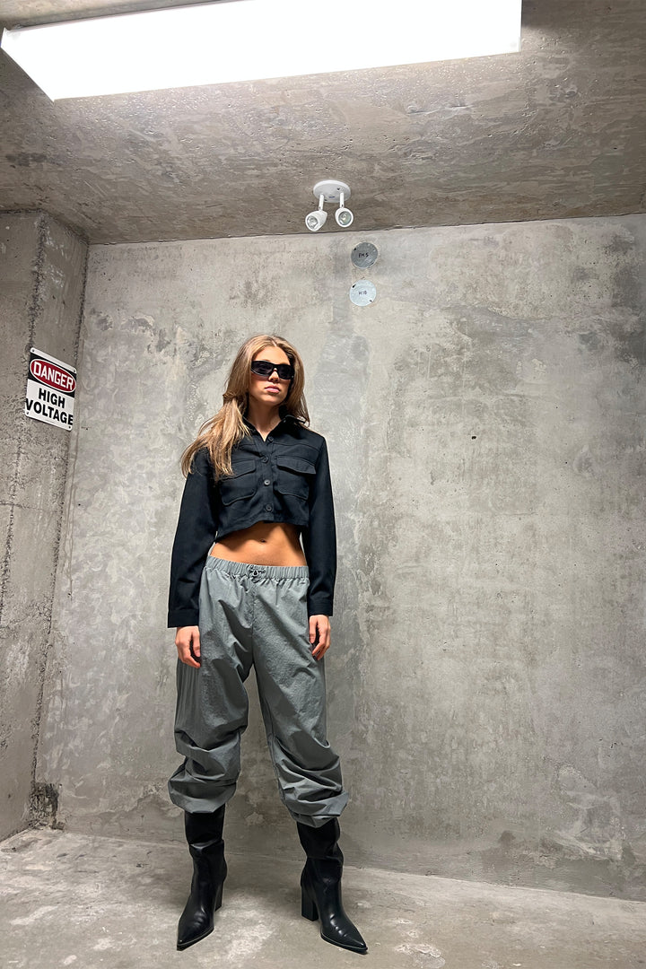 CROPPED SHIRT in Black — alternate angle