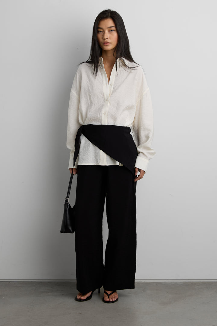 LIGHTWEIGHT CRINKLED SHIRT WITH BACK CINCHING BUTTONS in Cream — alternate angle