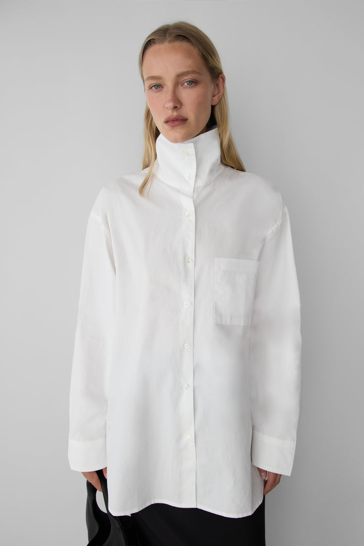 FUNNEL NECK BUTTON-UP SHIRT in White — alternate angle
