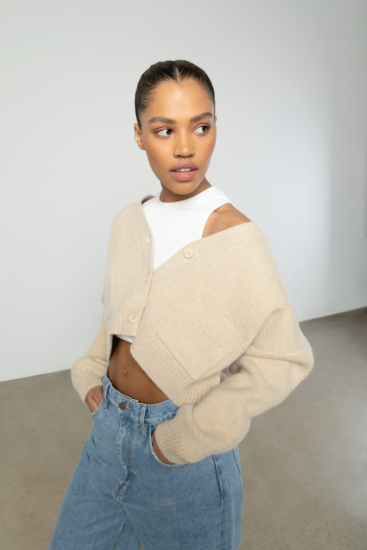 OVERSIZED CROPPED CARDIGAN in Fog — alternate angle