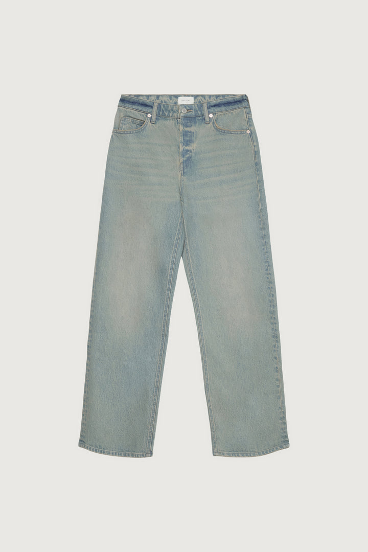 STRAIGHT LEG RELAXED FIT JEAN