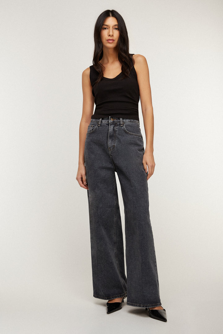 HIGH-RISE WIDE LEG JEANS