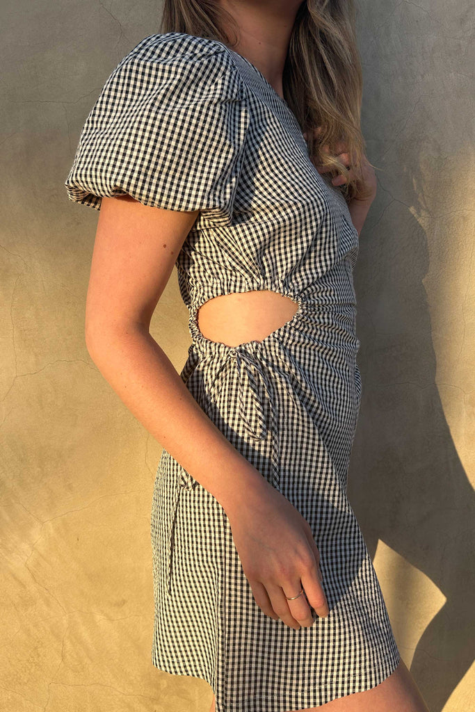 GINGHAM MINI DRESS WITH SIDE CUTOUTS GINGHAM MINI DRESS WITH SIDE CUTOUTS