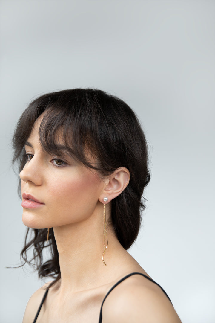 PEARL STUD WITH MIXED CHAINS in Gold — alternate angle