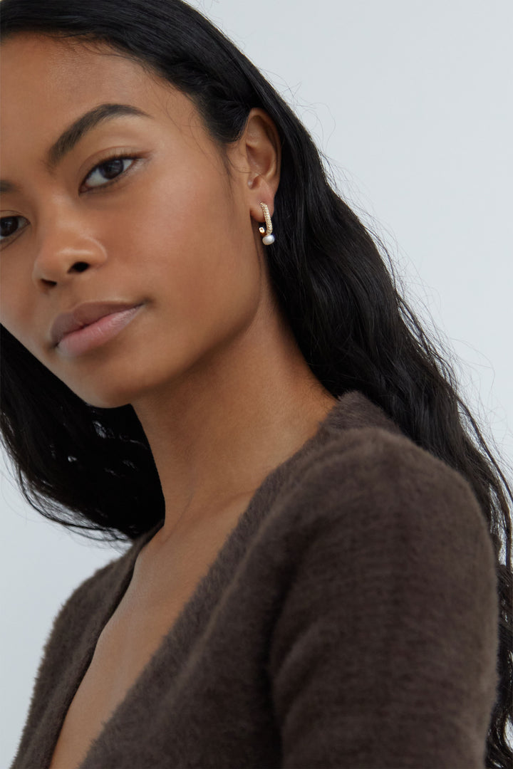 HALF HOOP EARRING WITH PEARL in Gold — alternate angle