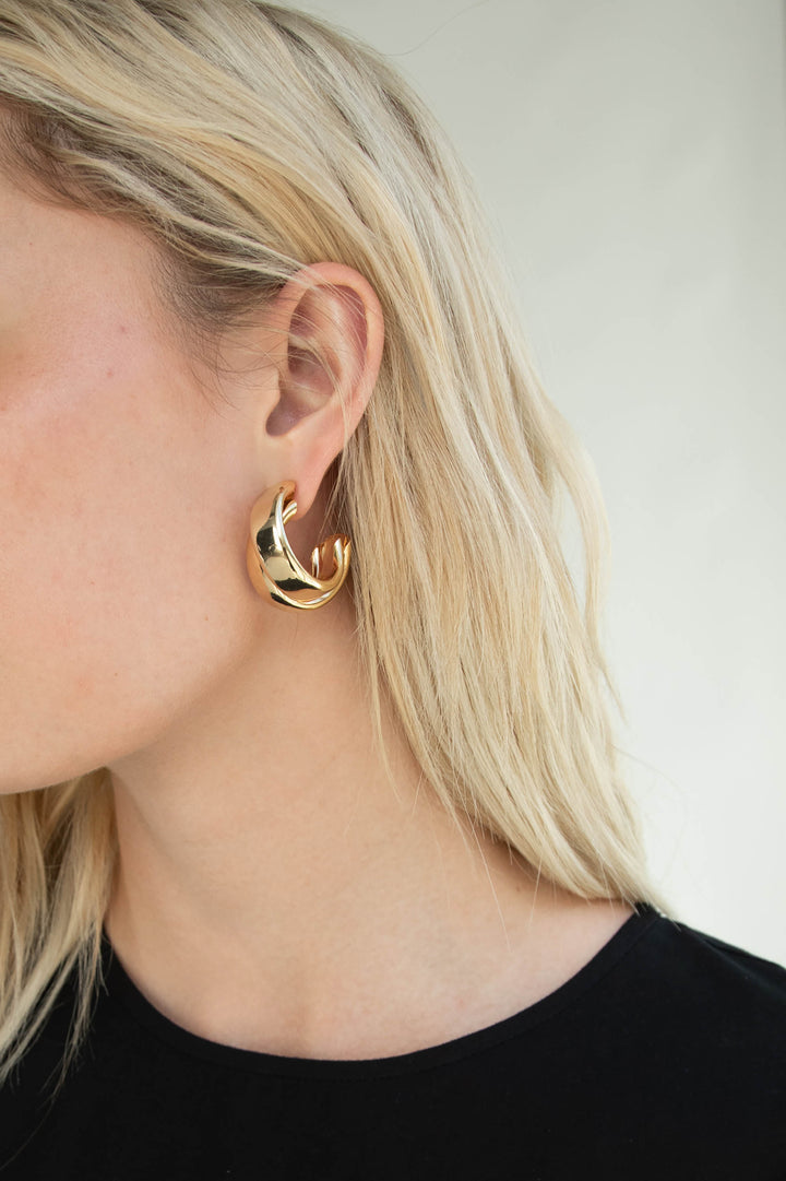 LAYERED HOOP EARRING in Gold — alternate angle