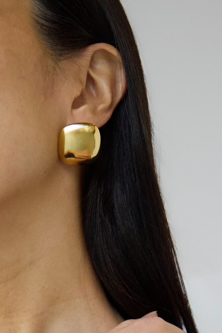 CHUNKY SQUARE STUDS