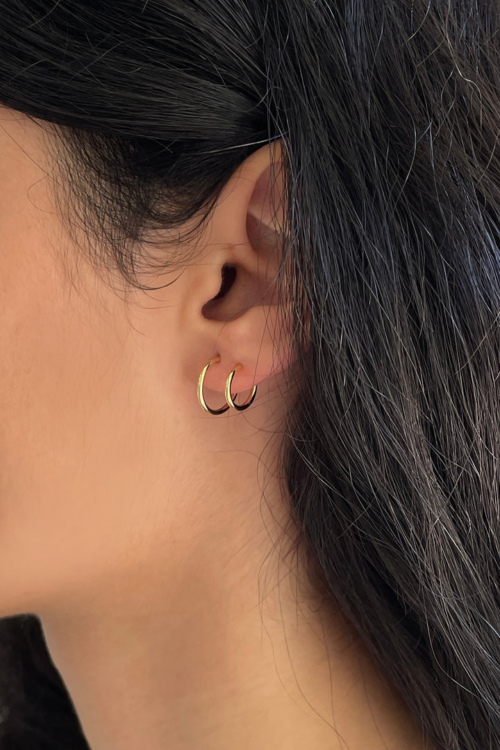 DOUBLE HOOP EARRINGS in Gold — alternate angle
