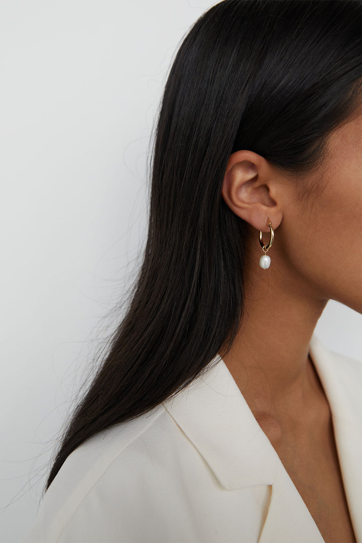 HEART AND PEARL HOOPS in Gold — alternate angle