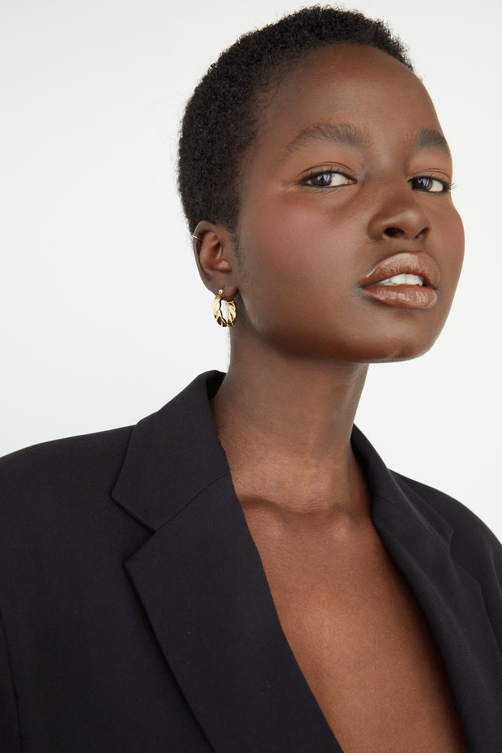 TWISTED HOOP EARRING in Gold — alternate angle