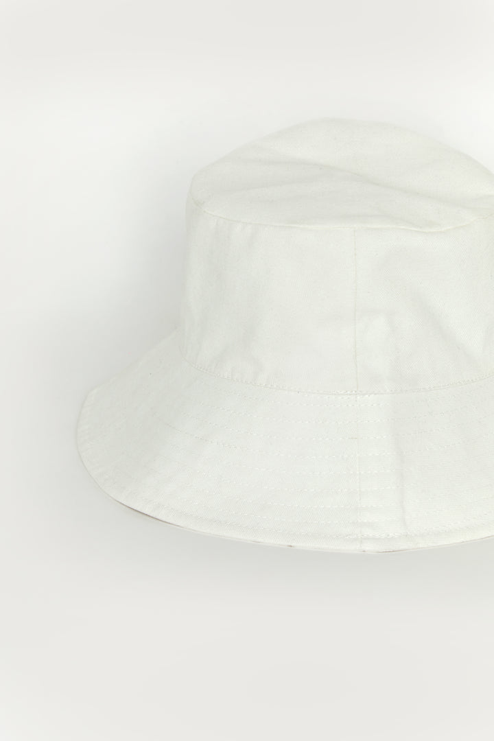 BUCKET HAT in White — alternate angle