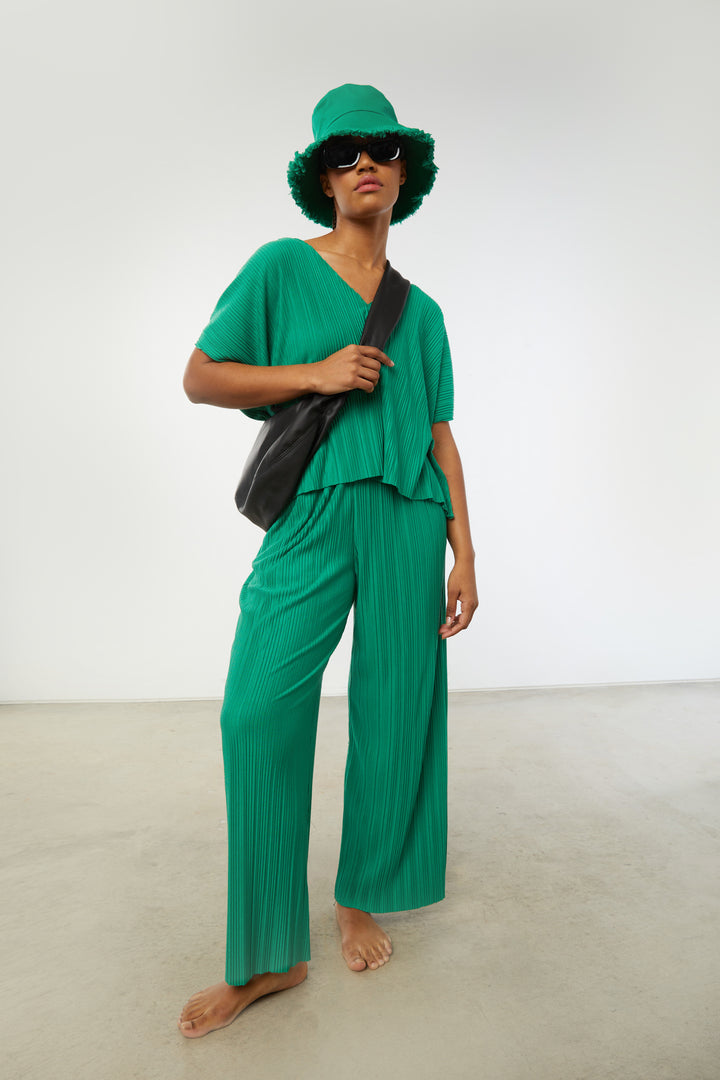 FRAYED BUCKET HAT in Lucky Green — alternate angle