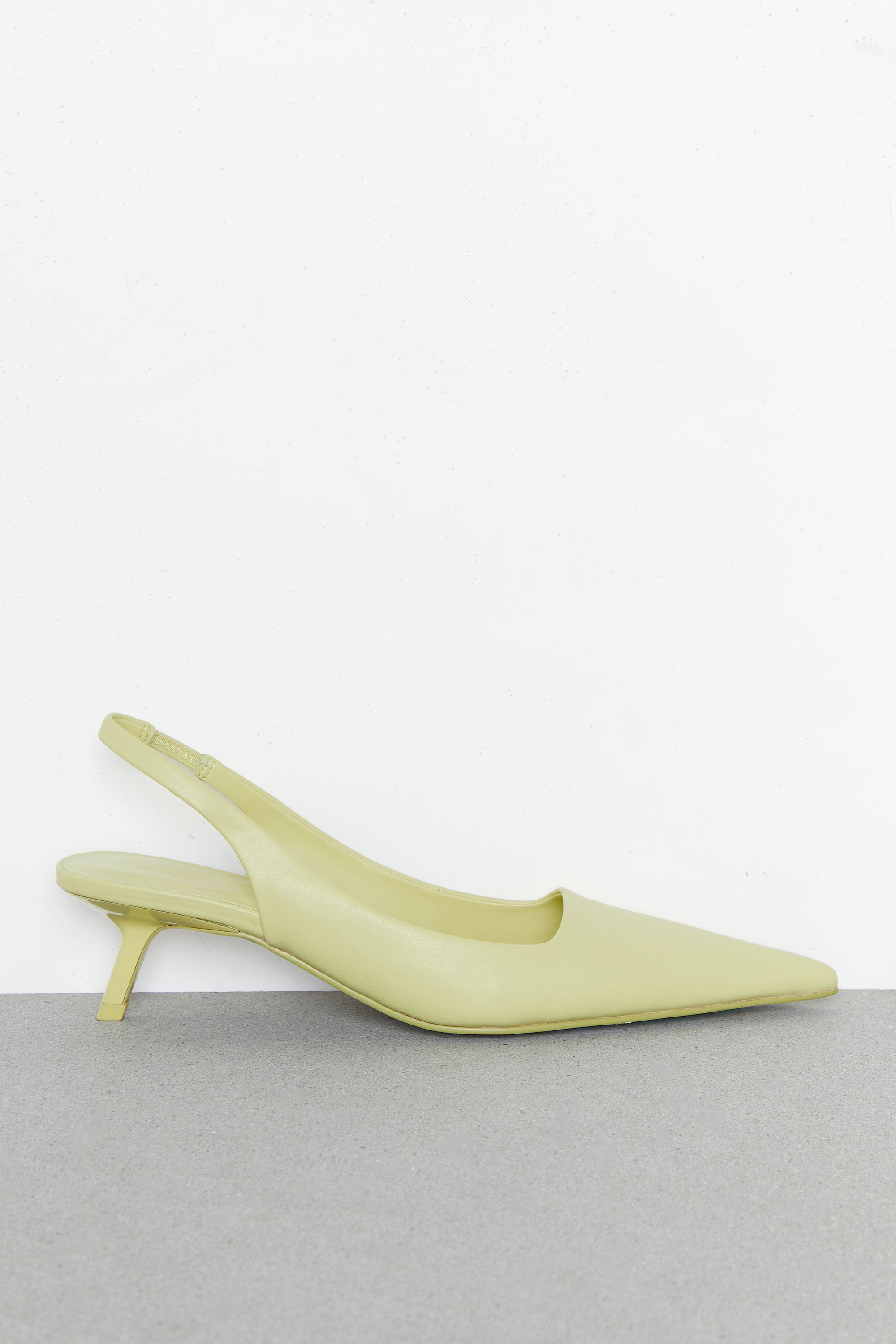 Cream slingback kitten heels shop