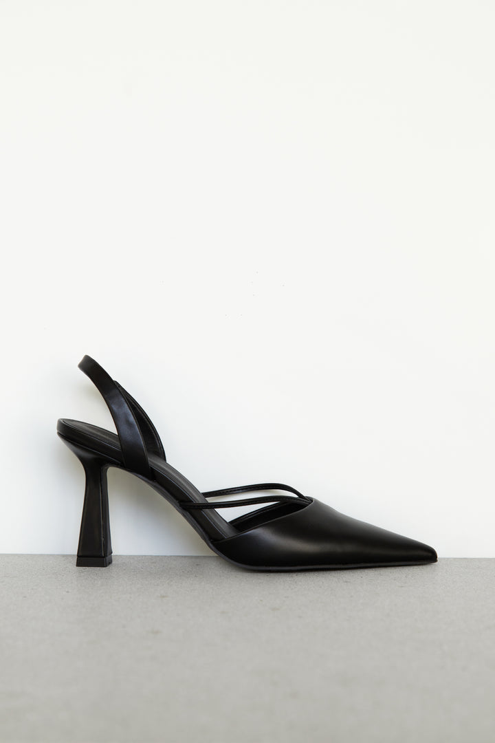 POINTED TOE HEEL