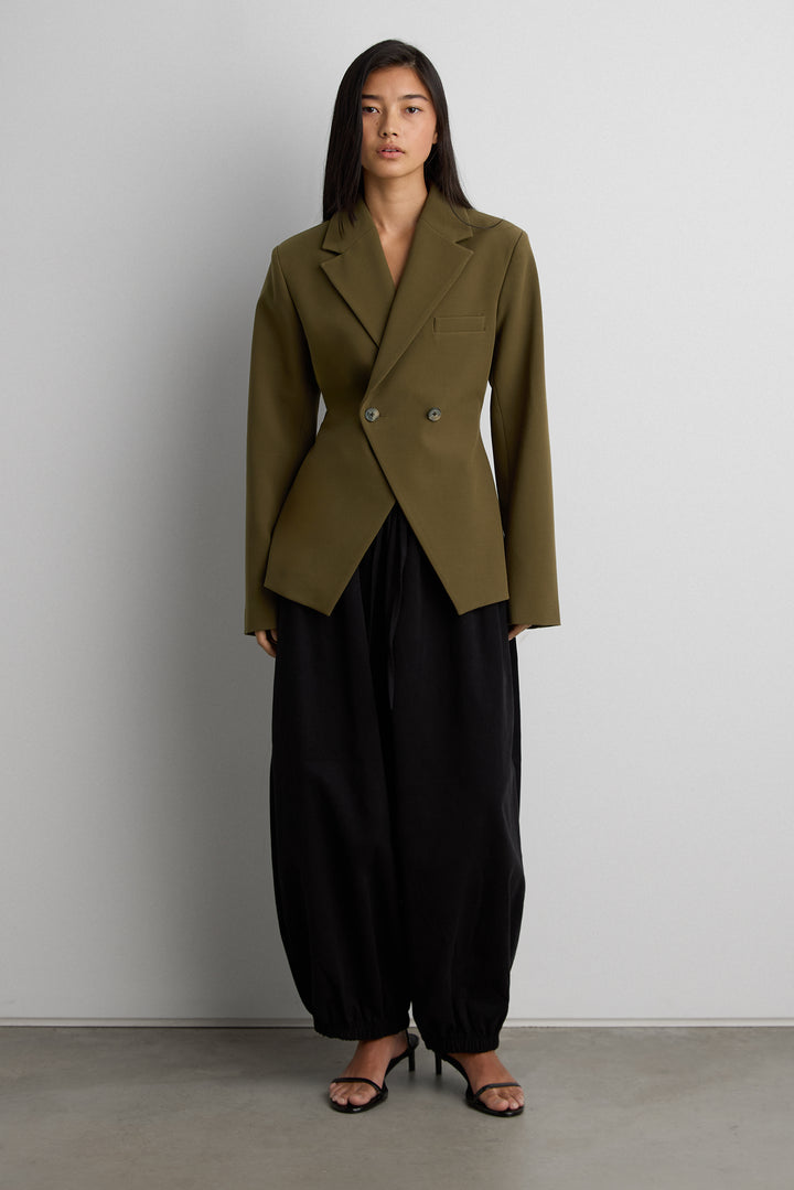 CINCHED WAIST DOUBLE-BREASTED BLAZER in Teak Brown — alternate angle