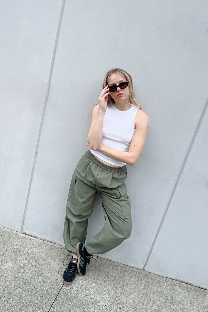PARACHUTE CARGO PANT in Dark Olive — alternate angle
