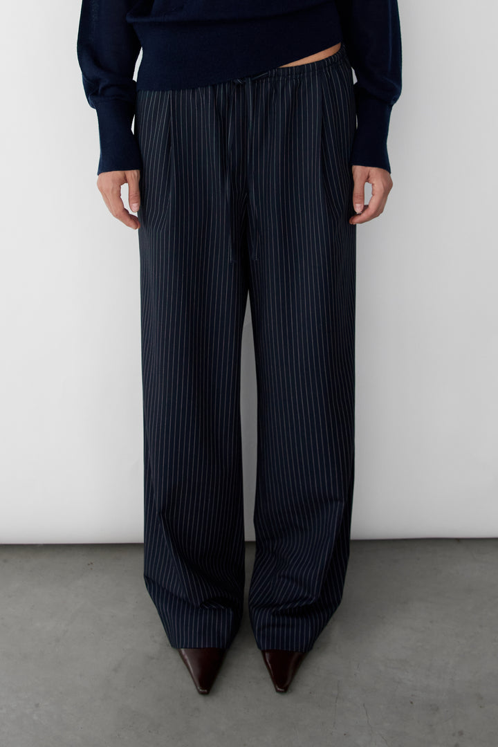 WOVEN PRINT DRAWSTRING STRAIGHT LEG PANT in Navy Pinstripe — alternate angle