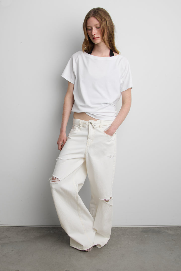 DISTRESSED STRAIGHT LEG JEAN in White — alternate angle
