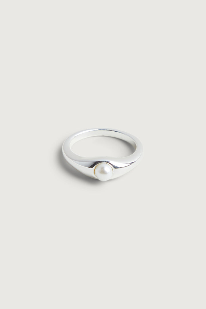 PEARL RING